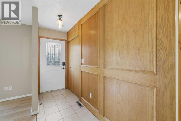 6124 Hamilton Drive, Red Deer, AB, photo 3