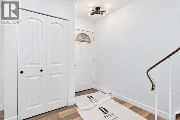 Bedroom - 6125 Penedo Way Se, Calgary, AB T2A3N2 Photo 3