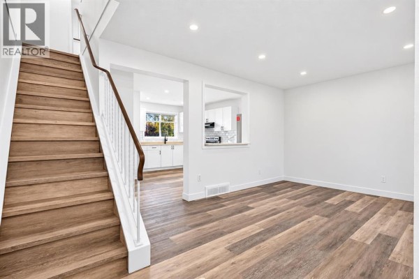 Primary Bedroom - 6125 Penedo Way Se, Calgary, AB T2A3N2 Photo 5
