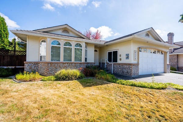 6128 185b Street, Surrey, BC V3S7P6 Photo 2