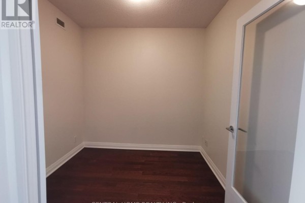 613 - 1055 Southdown Road, Mississauga, ON L5J0A3 Photo 5
