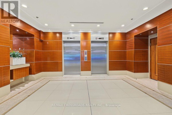 613 - 20 Gothic Avenue, Toronto, ON M6P1T5 Photo 5