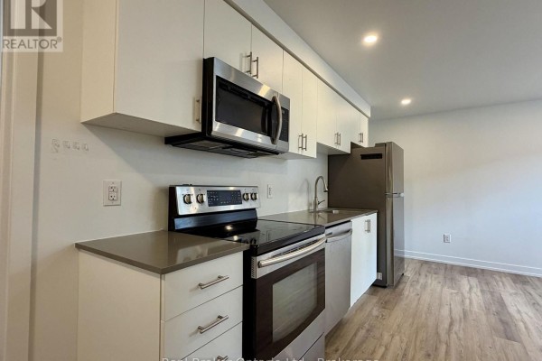 613 - 4263 Fourth Avenue, Niagara Falls, ON L2E0C2 Photo 5