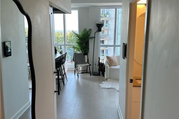 Bedroom - 613 - 560 Rideau Street, Ottawa, ON K1N0G3 Photo 2