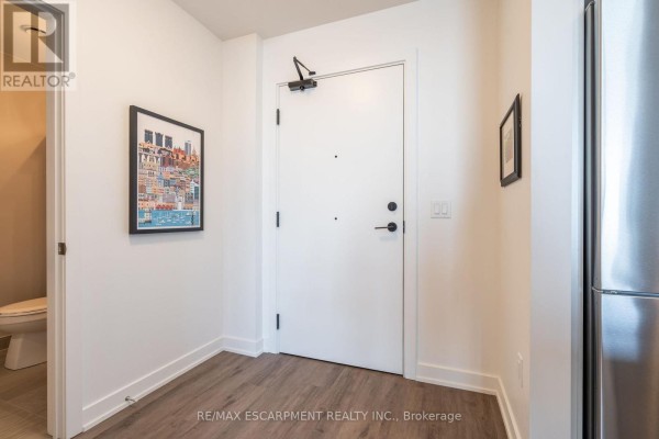 Bathroom - 613 - 600 North Service Road, Hamilton, ON L8E0L2 Photo 5