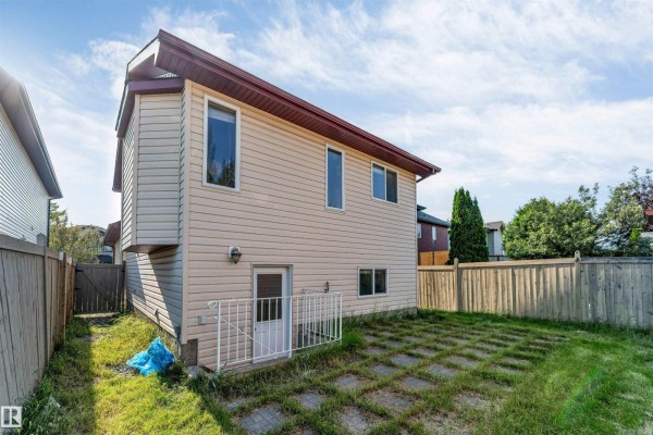 Kitchen - 613 83 St Sw, Edmonton, AB T6X1L6 Photo 3