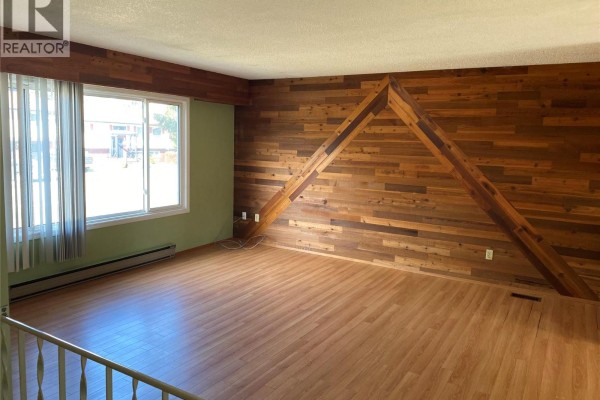 Bedroom - 613 Forest Park Street, Sicamous, BC V0E2V0 Photo 5