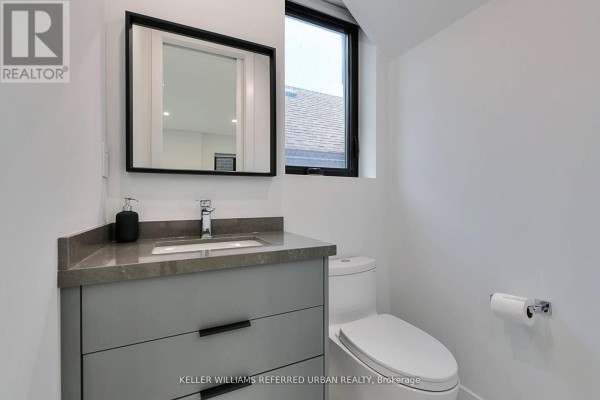 613 Harvie Avenue, Toronto, ON M6E4M4 Photo 3