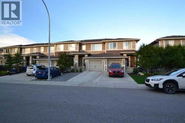 613 Hillcrest Road Sw, Airdrie, AB, photo 2