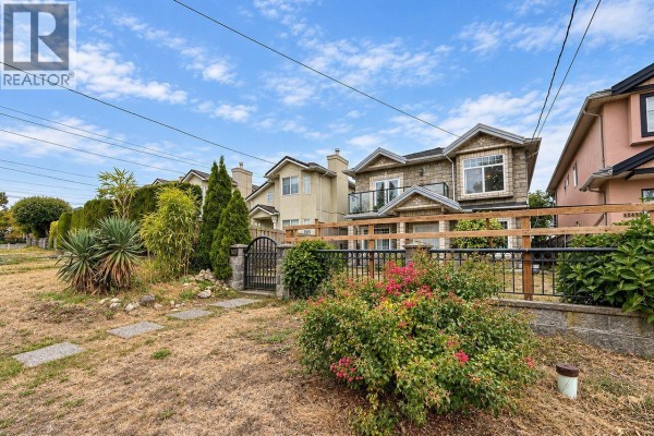 6135 Portland Street, Burnaby, BC V5J2S3 Photo 2