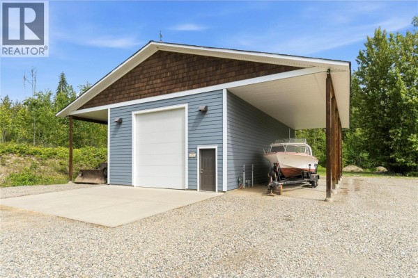 Full bathroom - 6137 Line 17 Road, Magna Bay, BC V0E1M7 Photo 4