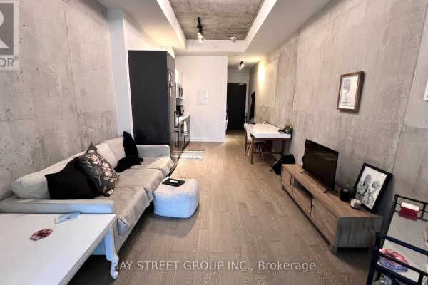 614 - 608 Richmond Street W, Toronto, ON M5V1Y9 Photo 4