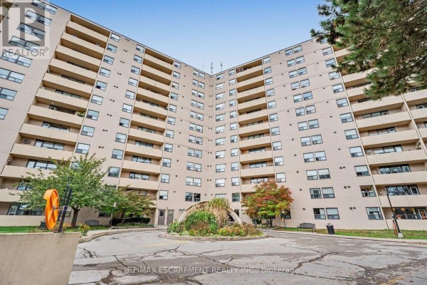 Laundry room - 614 - 700 Dynes Road, Burlington, ON L7N3M2 Photo 3