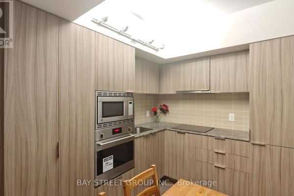 Bedroom - 614 - 955 Bay Street, Toronto, ON M5S0C6 Photo 4