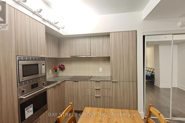 Den - 614 - 955 Bay Street, Toronto, ON M5S0C6 Photo 5