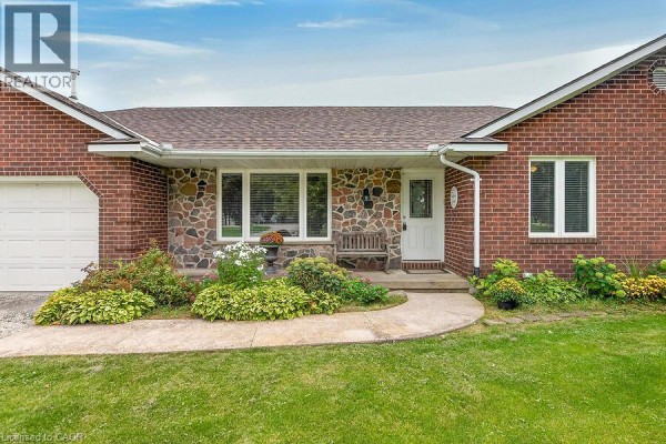 2pc Bathroom - 614 10th Concession Road, Hagersville, ON N0A1H0 Photo 4