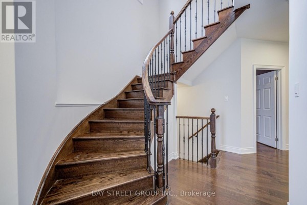 614 Baker Hill Boulevard, Whitchurch Stouffville, ON L4A1Y9 Photo 4