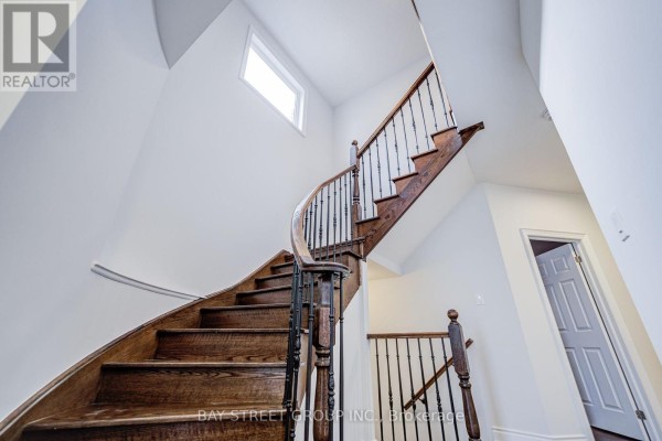 614 Baker Hill Boulevard, Whitchurch Stouffville, ON L4A1Y9 Photo 5