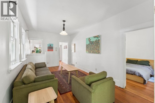 614 E 19th Avenue, Vancouver, BC V5V1K2 Photo 4