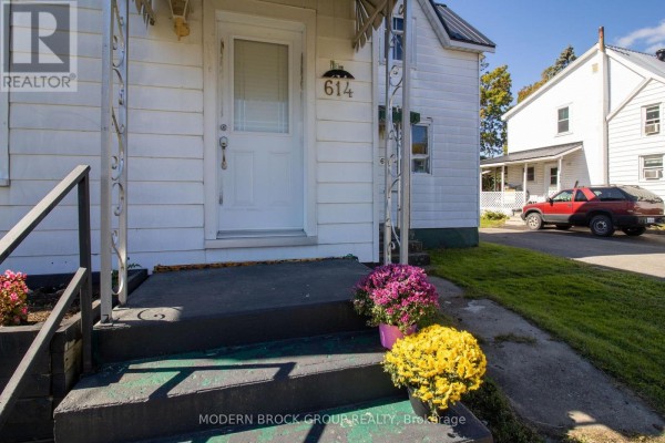 Kitchen - 614 East Street, Edwardsburgh/cardinal, ON K0E1E0 Photo 2