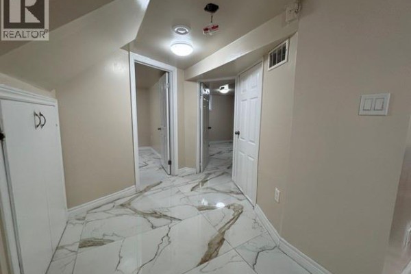 Living room - 614 Fennell Avenue E Unit# Lower, Hamilton, ON L8V1T4 Photo 4
