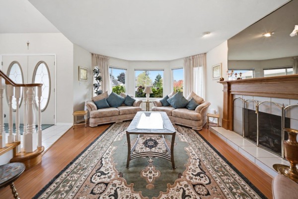 6142 184a Street, Surrey, BC V3S7P8 Photo 5