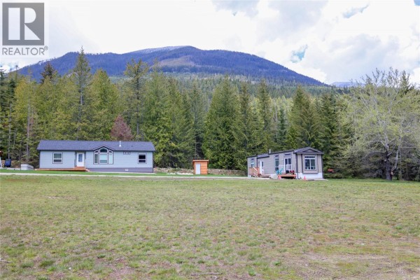 Bedroom - 6142 Highway 3a Highway, Nelson, BC V1L6P5 Photo 5