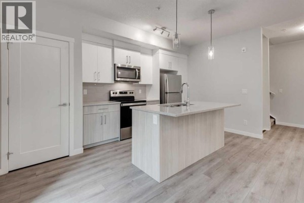 2pc Bathroom - 615, 400 Belmont Street Sw, Calgary, AB T2X4C1 Photo 4