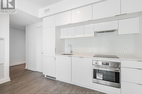Kitchen - 615 - 185 Roehampton Avenue, Toronto, ON M4P0C6 Photo 2