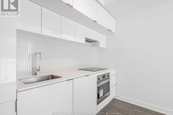 Primary Bedroom - 615 - 185 Roehampton Avenue, Toronto, ON M4P0C6 Photo 3