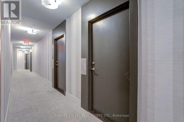 615 - 20 Bruyeres Mews, Toronto, ON M5V0G8 Photo 4