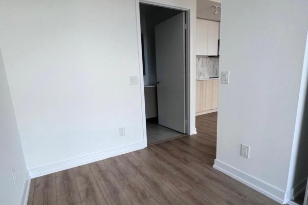 Dining room - 615 - 500 Dupont Street, Toronto, ON M6G0B8 Photo 2