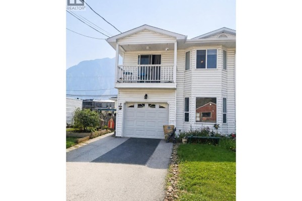 615 6th Avenue Unit# 2, Keremeos, BC, photo 2