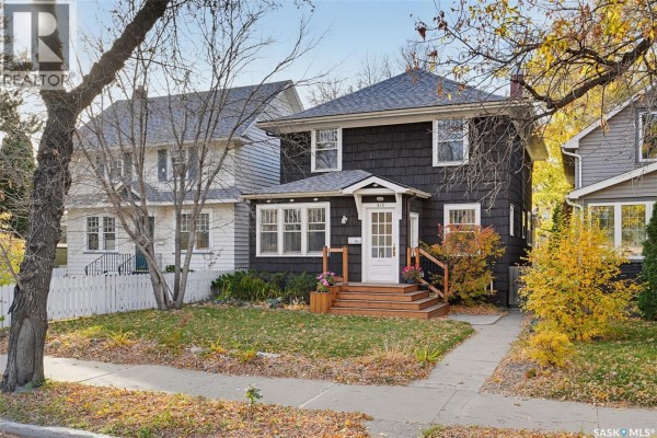 615 Clarence Avenue S, Saskatoon