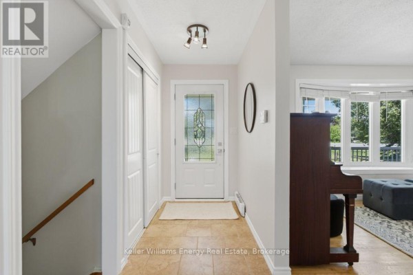 Dining room - 615 Hamilton Road, Quinte West, ON K8N4Z5 Photo 4