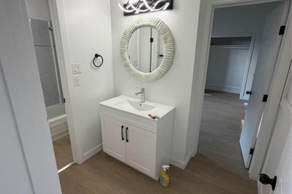 Mud room - 615 Saskatchewan Avenue, Portage La Prairie, MB R1N0L4 Photo 5