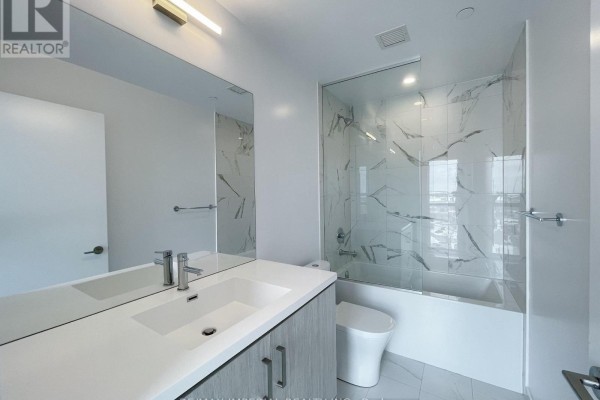616 - 38 Honeycrisp Crescent, Vaughan, ON L4K0M7 Photo 4