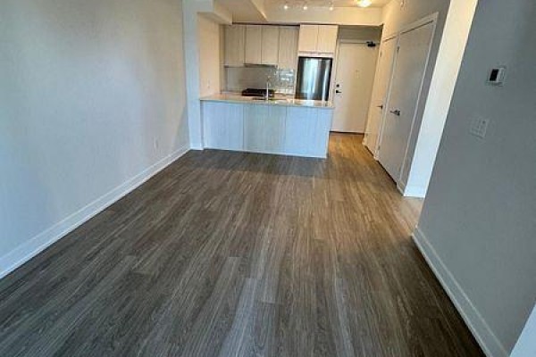 Kitchen - 616 - 4130 Parkside Village Drive, Mississauga, ON L5B3M8 Photo 2