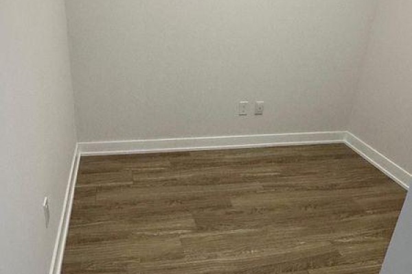 Living room - 616 - 4130 Parkside Village Drive, Mississauga, ON L5B3M8 Photo 4