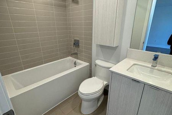 616 - 4130 Parkside Village Drive, Mississauga, ON L5B3M8 Photo 5
