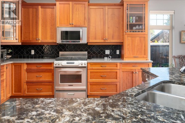 Laundry room - 616 Attenborough St, Parksville, BC V9P1A5 Photo 3