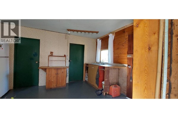 Living room - 616 Cliff Street, Bella Coola, BC V0T1C0 Photo 3