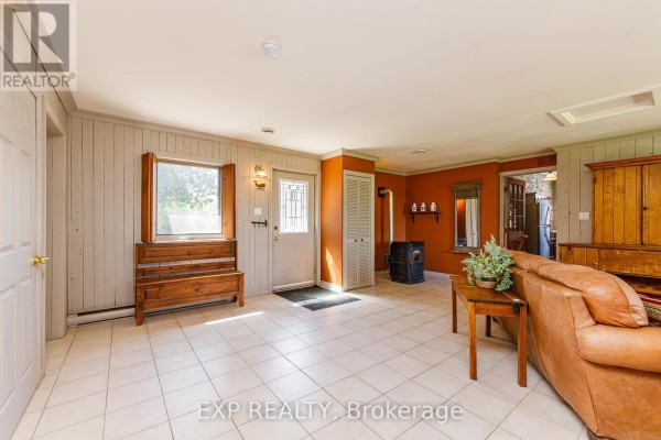 Kitchen - 616 Kidd Road, Beckwith, ON K0A1B0 Photo 4