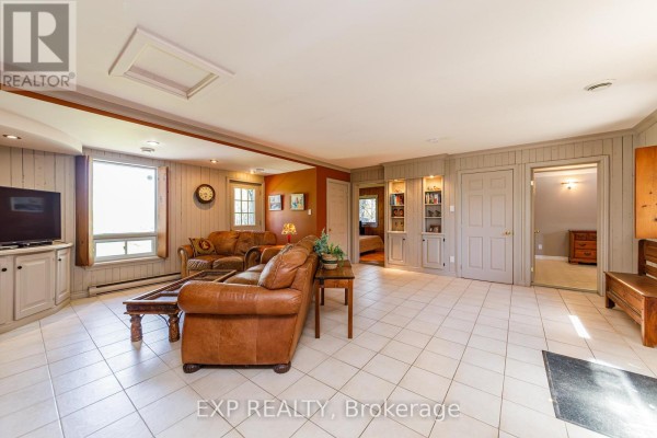 Living room - 616 Kidd Road, Beckwith, ON K0A1B0 Photo 5