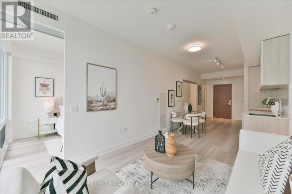 617 - 15 Queens Quay E, Toronto, ON, photo 2