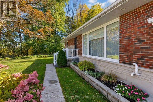 Bedroom 3 - 617 17th Street W, Owen Sound, ON N4K4B9 Photo 3