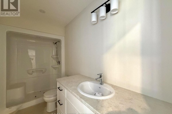 Kitchen - 617 Hilker Street, Saugeen Shores, ON N0H2C4 Photo 4