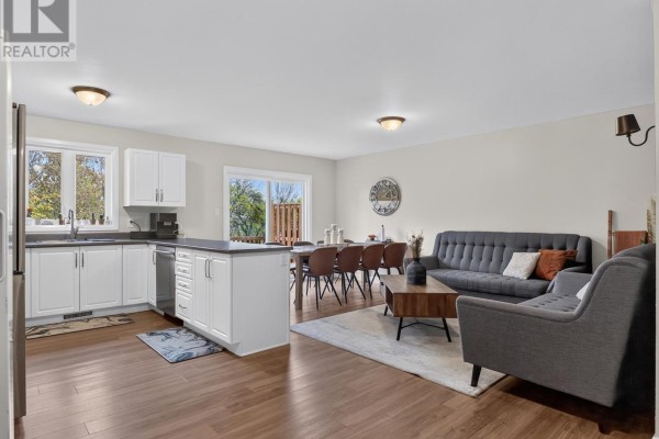 617 Nelson Street, Pembroke, ON, photo 2
