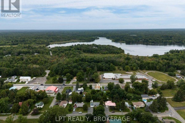 6175 Lakeview Drive, Frontenac, ON, photo 2