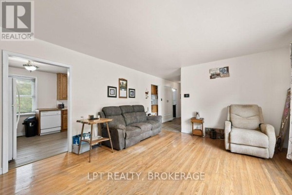 6175 Lakeview Drive, Frontenac, ON, photo 3